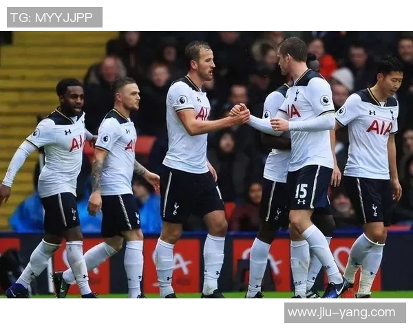 克罗托与贝内文的精彩对决分析与赛季前景展望